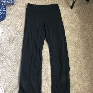 Black Athleta bootleg yoga pants